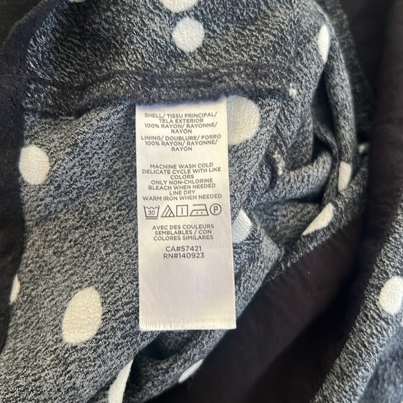 LOFT Elegant Black and White Polka Dot Women's Top - Picture 3 of 8